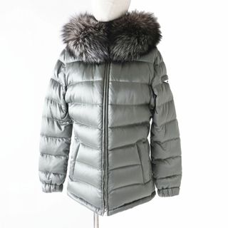 プラダ(PRADA)の極美品◎正規品 18AW PRADA プラダ 28G060 レディース トライアングルロゴ／三角ロゴプレート FOXファー・フード付 ダウンジャケット 灰 42(ダウンジャケット)