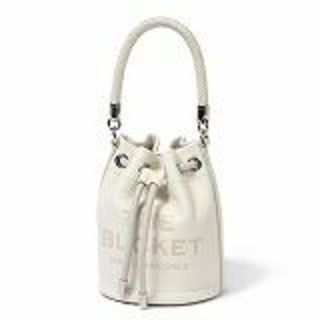 マークジェイコブス(MARC JACOBS)の【新品未使用】 MARC JACOBS マークジェイコブス ハンドバッグ ショルダー THE LEATHER MICRO BUCKET BAG 2S3HCR058H03 【COTTON/SILVER】(ハンドバッグ)