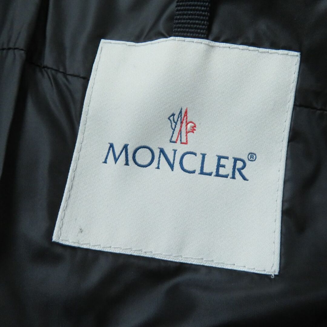 MONCLER(モンクレール)の極美品★正規品 希少◎ MONCLER モンクレール FEMELLE フェルメ スタンドカラー オールレザー キルティング ダウンジャケット ブラック 0 レディースのジャケット/アウター(ダウンジャケット)の商品写真