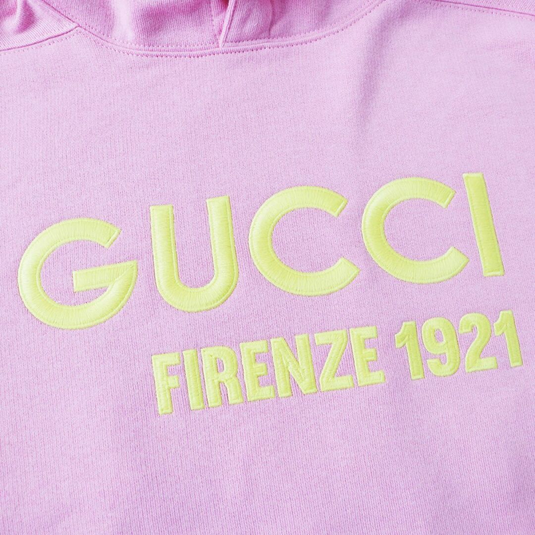 Gucci(グッチ)の極美品◎正規品 イタリア製 GUCCI グッチ 23AW 765384 レディース エンブロイダリークロップド プルオーバーパーカー ピンク×イエロー M レディースのトップス(パーカー)の商品写真