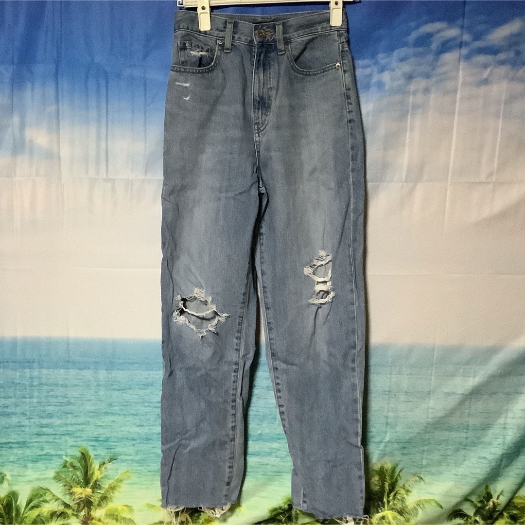 UNIQLO(ユニクロ)のユニクロ　デニム　ダメージジーンズ　パンツ　23インチ レディースのパンツ(デニム/ジーンズ)の商品写真