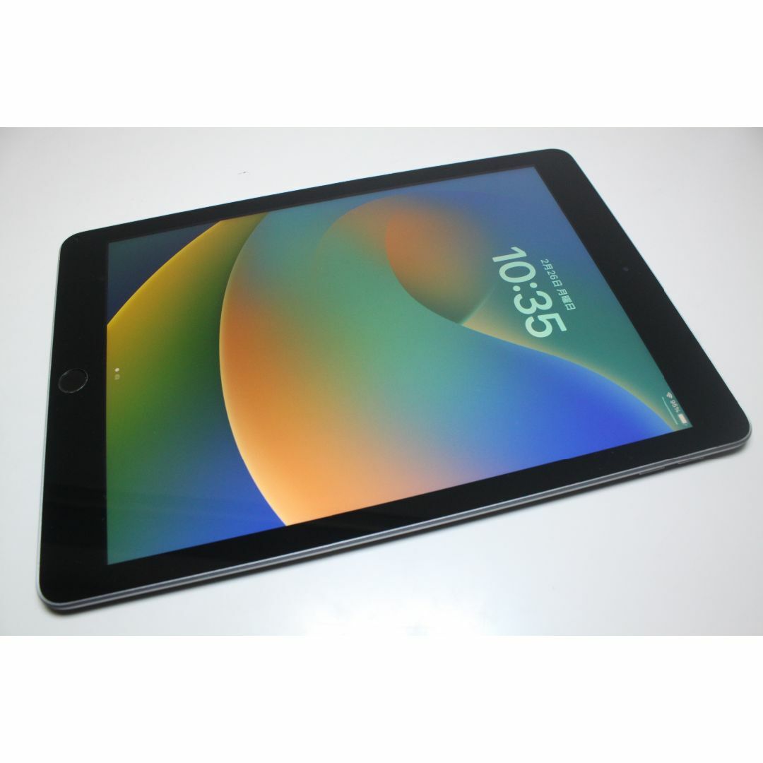 iPad(アイパッド)のiPad（第5世代）Wi-Fi/128GB〈MP2H2J/A〉A1822 ⑤ スマホ/家電/カメラのPC/タブレット(タブレット)の商品写真