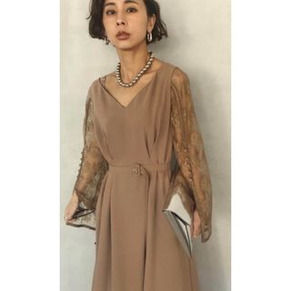 アメリヴィンテージ(Ameri VINTAGE)のLACE SLEEVE REFINED DRESS ベージュ (ロングワンピース/マキシワンピース)