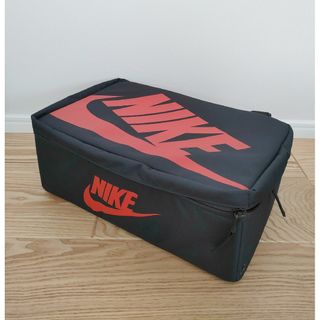 NIKE - 【美品】NIKEナイキ スニーカー 箱型　シューズケース　ショルダーバッグ