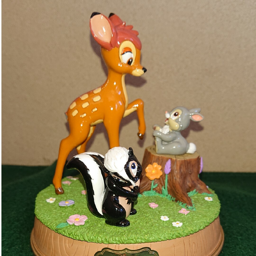 Disney(ディズニー)のジャンク品 しっぽ折れあり  ディズニー Bambi バンビ 置物 インテリア/住まい/日用品のインテリア小物(置物)の商品写真