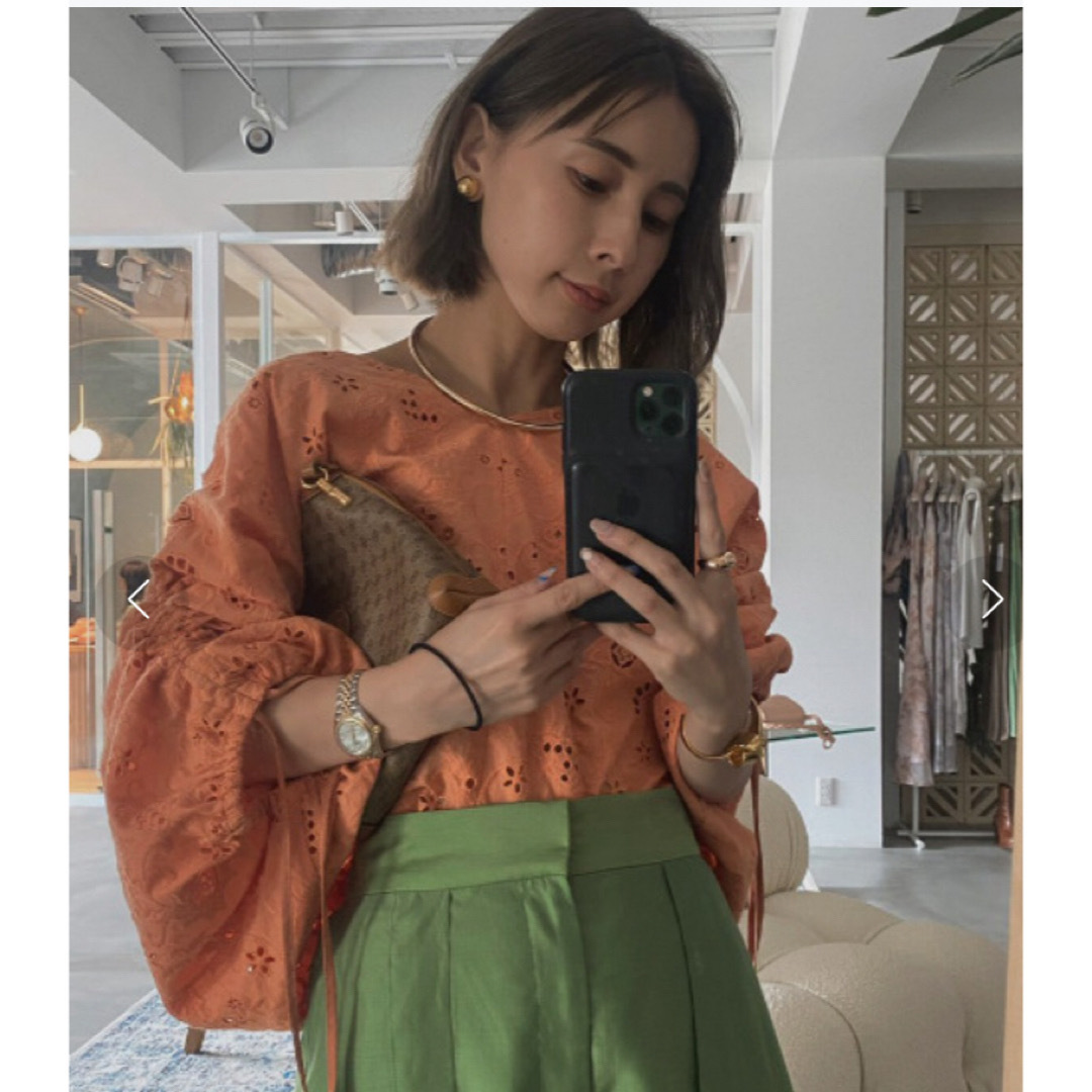 Ameri VINTAGE(アメリヴィンテージ)の未使用 AMERI SOUFFLE ROUND BLOUSE 税込16,500円 レディースのトップス(シャツ/ブラウス(半袖/袖なし))の商品写真