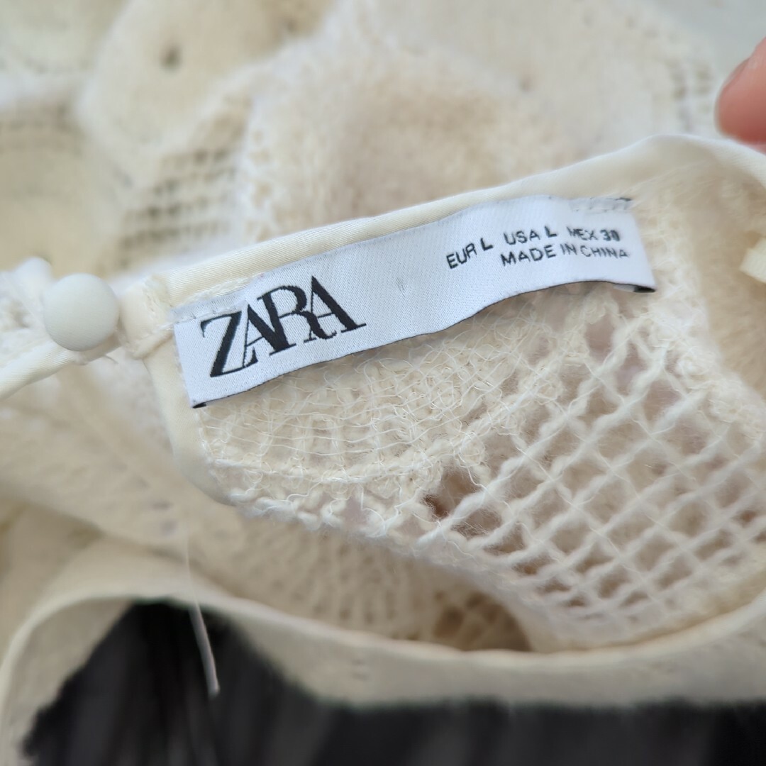 ザラ　ZARA　レディースニット花柄　セーター　個性 レディースのトップス(ニット/セーター)の商品写真