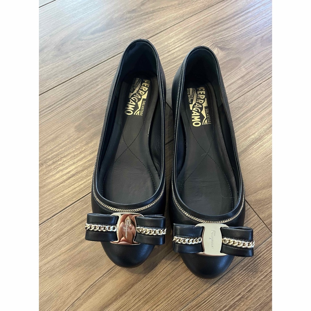 Salvatore Ferragamo(サルヴァトーレフェラガモ)の【美品】フェラガモ VARINA LUXバレエシューズ レディースの靴/シューズ(バレエシューズ)の商品写真