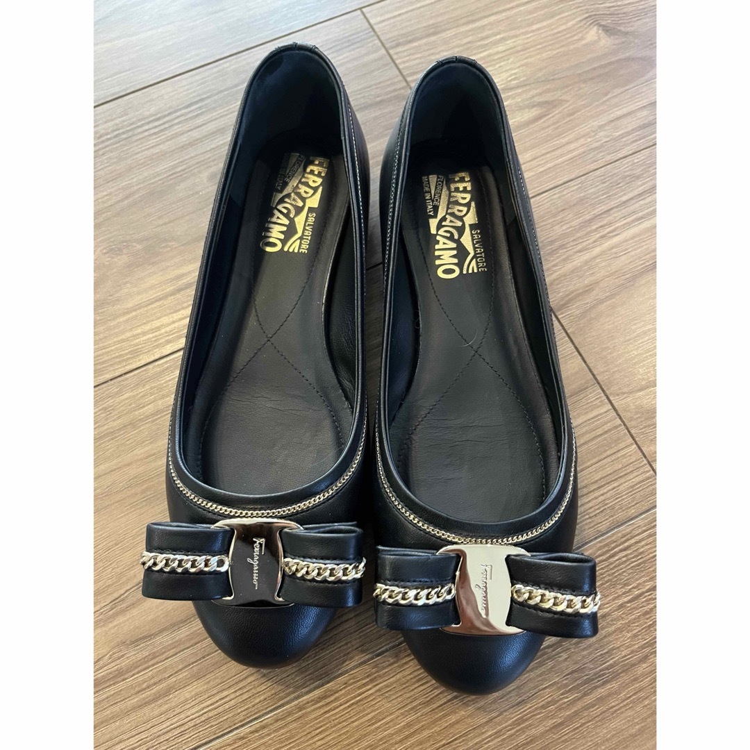 Salvatore Ferragamo(サルヴァトーレフェラガモ)の【美品】フェラガモ VARINA LUXバレエシューズ レディースの靴/シューズ(バレエシューズ)の商品写真