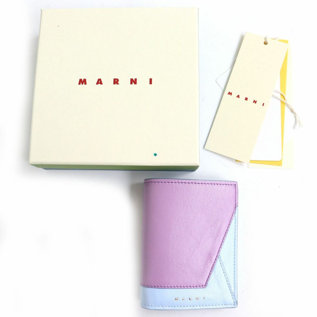 Marni(マルニ)の未使用品△定価68,200円 MARNI マルニ PFMO0055U1-P2644 二つ折り コンパクト レザーウォレット 財布 パープル×ライトブルー 伊製 箱付き レディースのファッション小物(財布)の商品写真