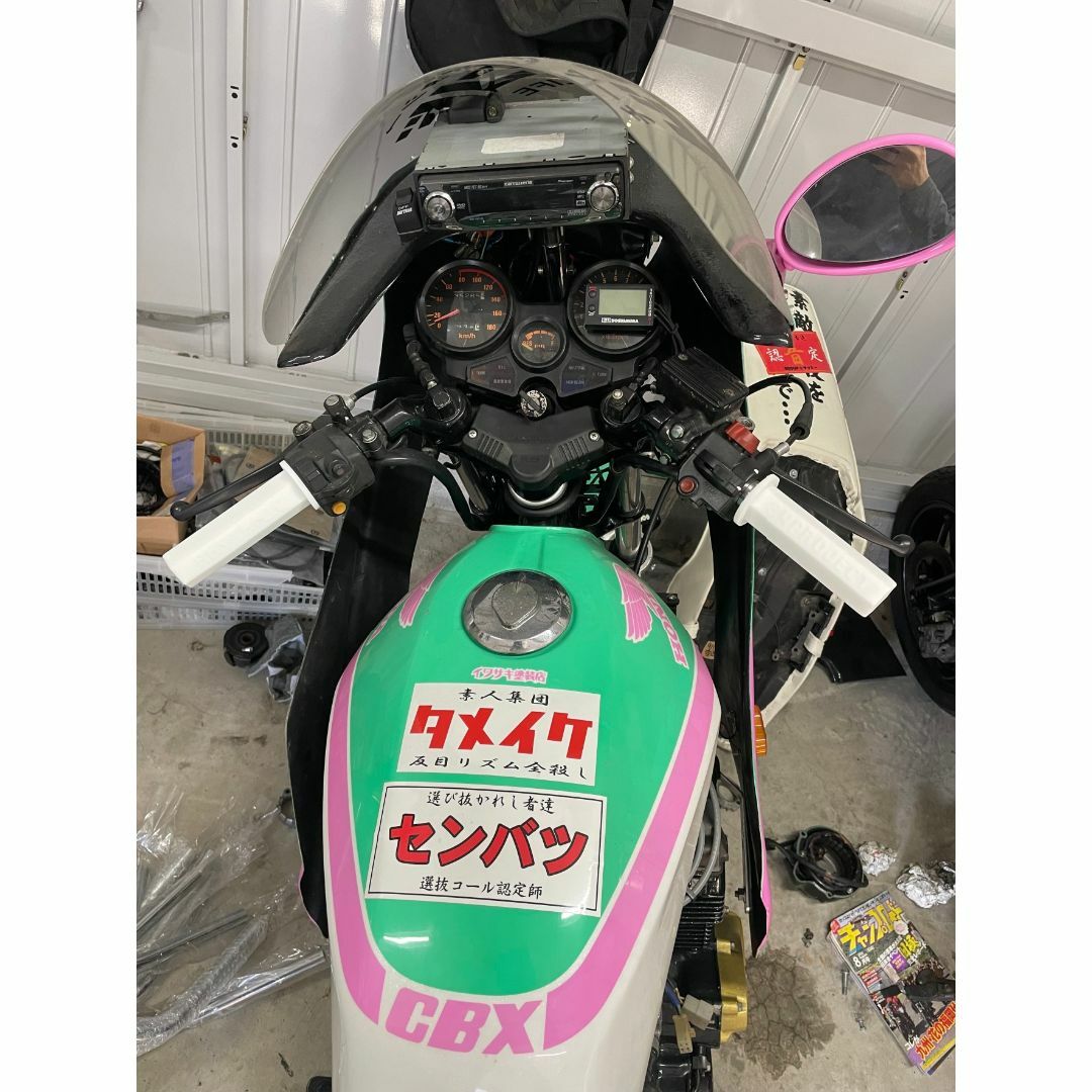 H 84グリップ 白 ハチヨングリップ ヤッシー コール音職人 自動車/バイクのバイク(パーツ)の商品写真