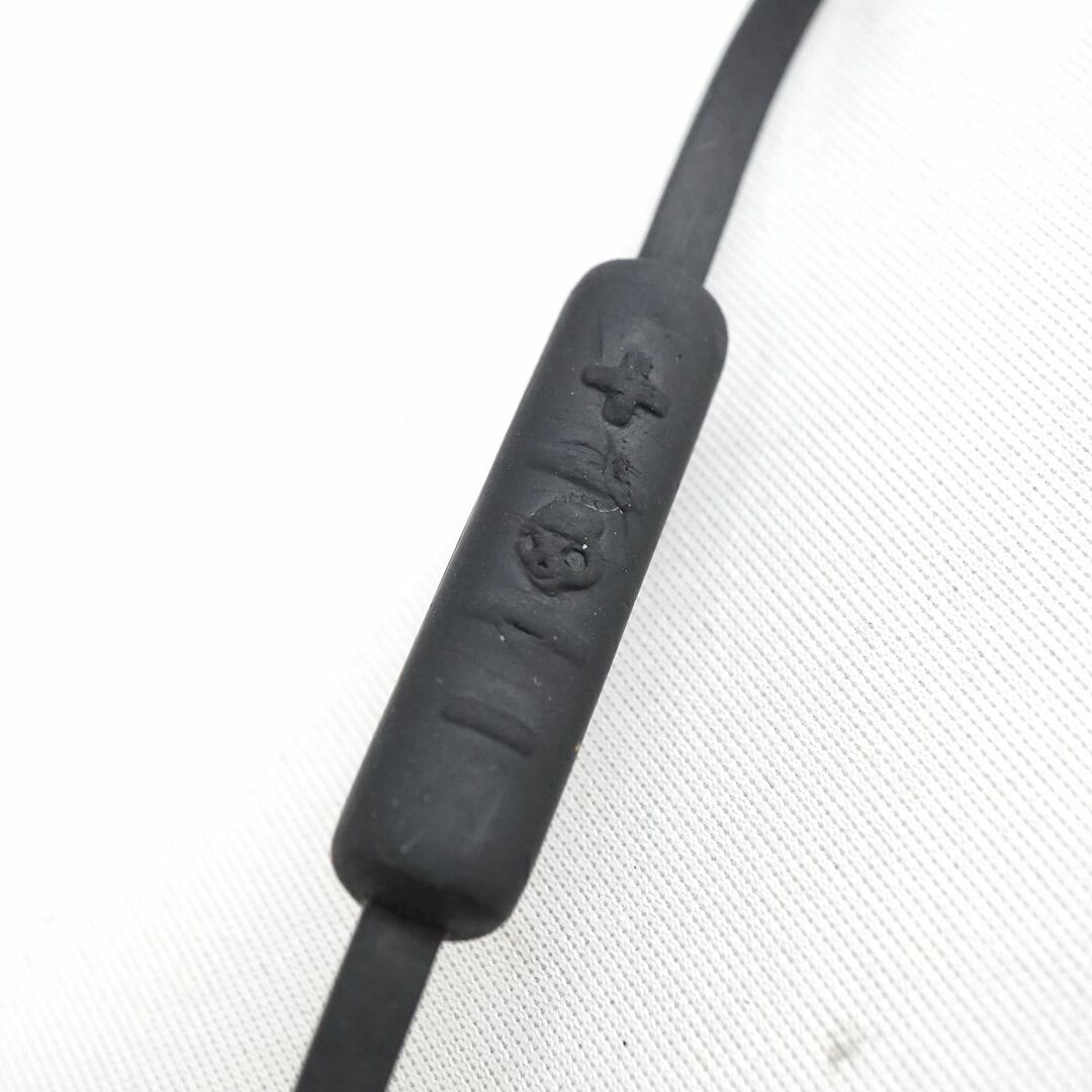 Skullcandy(スカルキャンディ)のSkullcandy Smokin Buds 2 ワイヤレスイヤホン USED品 SB2 wireless スカルキャンディ マイク ネックバンド ブラック レッド 完動品 V0145 スマホ/家電/カメラのオーディオ機器(ヘッドフォン/イヤフォン)の商品写真