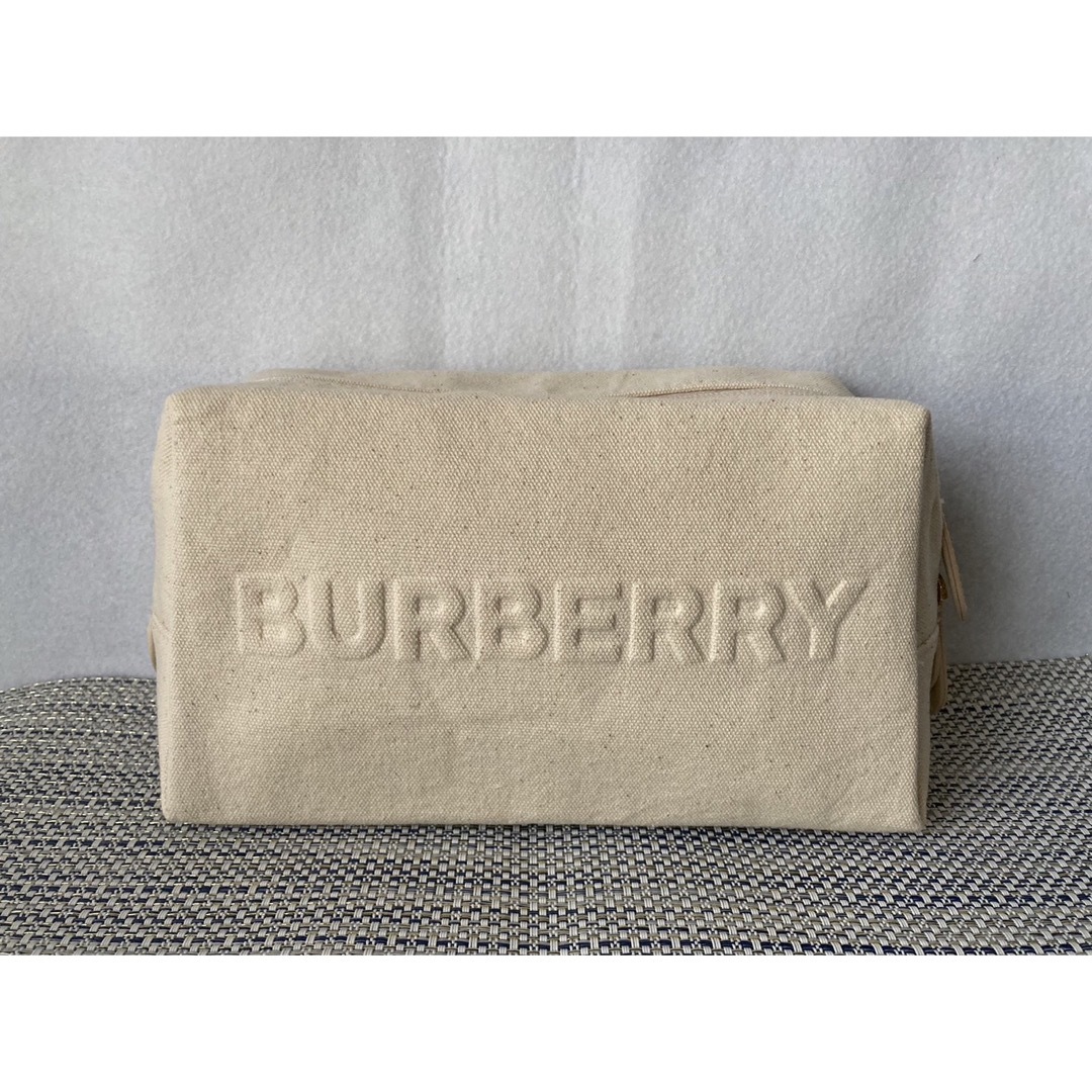 BURBERRY(バーバリー)の【BURBERRY】バーバリー ノベルティポーチ アイボリー【新品未使用】 レディースのファッション小物(ポーチ)の商品写真