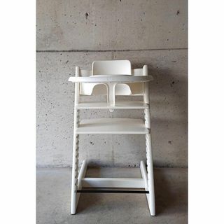 ストッケ(Stokke)の【美品】STOKKEトリップトラップホワイトSN.6～ベビーセット＆トレイ付(その他)