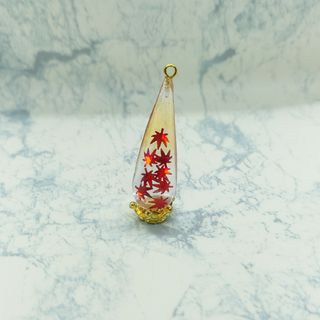 紅葉の雫③（ネックレス・キーホルダー等に加工可能）　No.32(ネックレス)