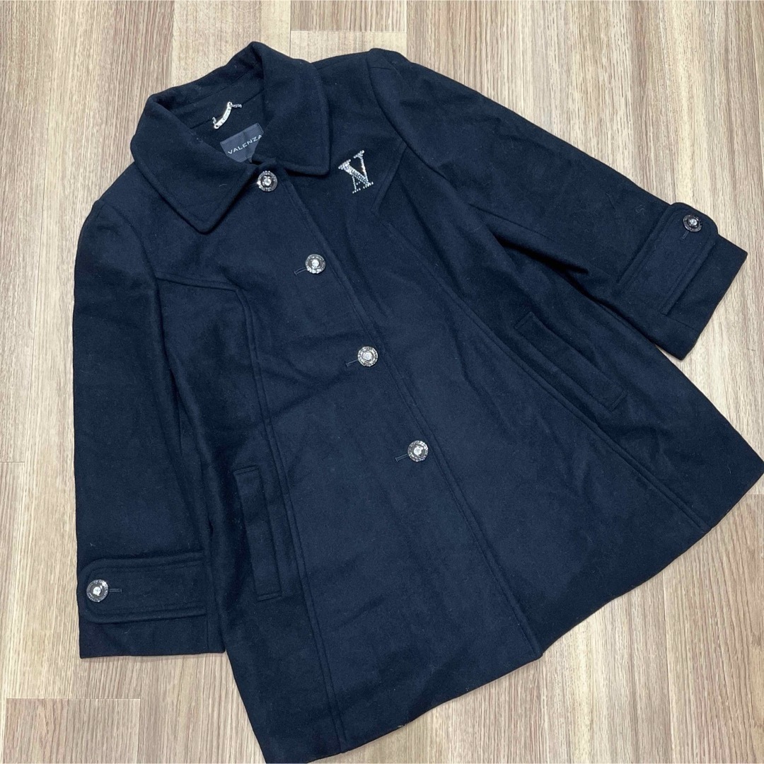 ビジューロゴ ブラック Aライン 44 バレンザ レディースのジャケット/アウター(ピーコート)の商品写真