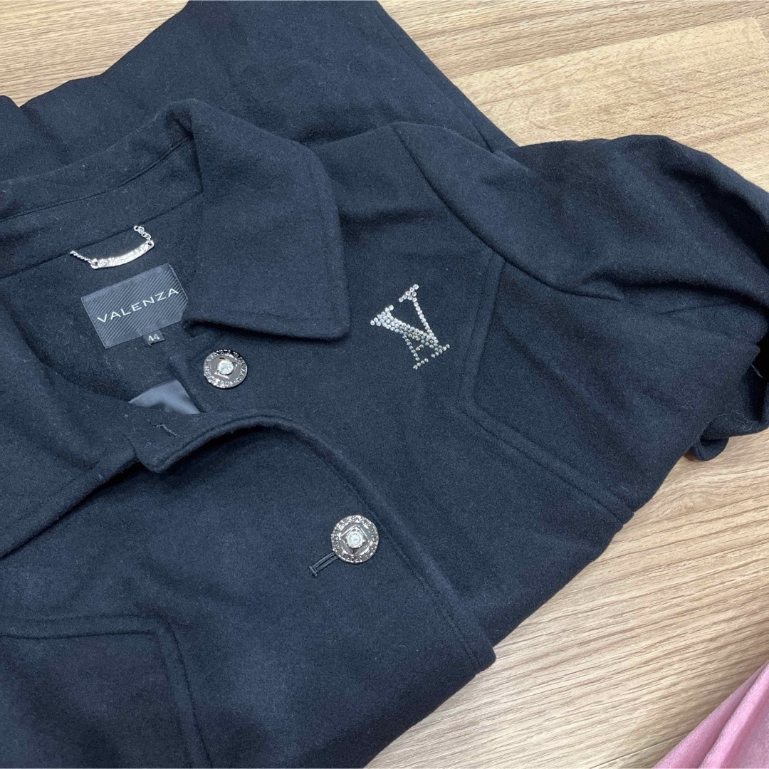 ビジューロゴ ブラック Aライン 44 バレンザ レディースのジャケット/アウター(ピーコート)の商品写真
