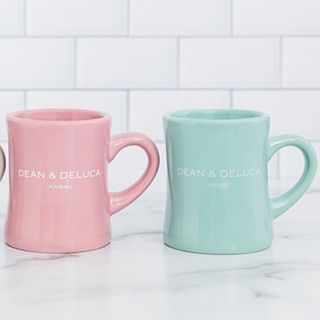 ディーンアンドデルーカ(DEAN & DELUCA)のDEAN&DELUCA ハワイ限定  マグカップ 2個セット 新品未使用(グラス/カップ)