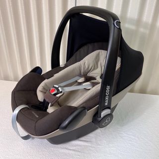 マキシコシ(Maxi-Cosi)のクリーニング済　☆綺麗☆　マキシコシ　ペブルプラス　ブラウン　モスキートネット付(自動車用チャイルドシート本体)