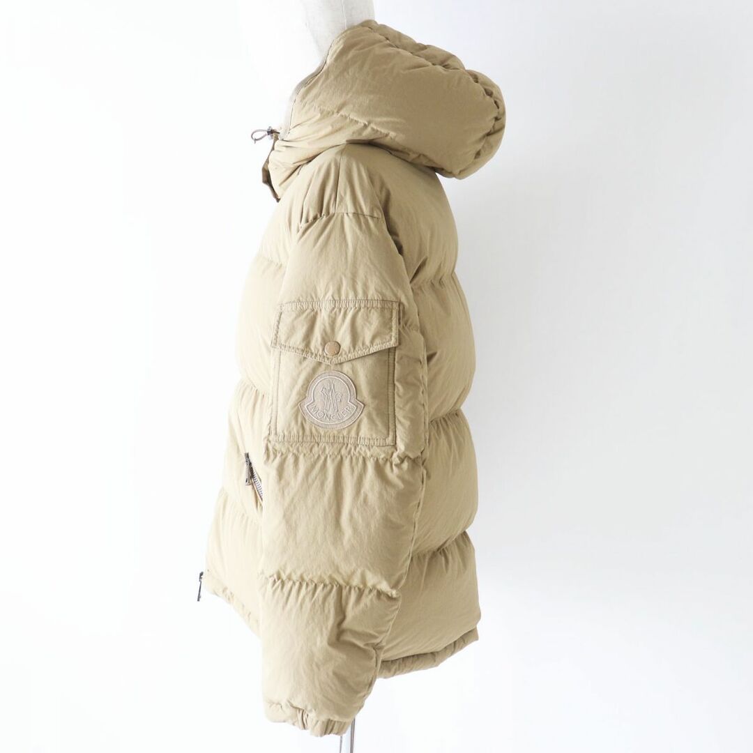 MONCLER(モンクレール)の極美品◎正規品 MONCLER モンクレール 20-21AW BADYMORE レディース フード・ワッペン付 ダウンジャケット ブラウンベージュ 2 箱・タグ付 レディースのジャケット/アウター(ダウンジャケット)の商品写真