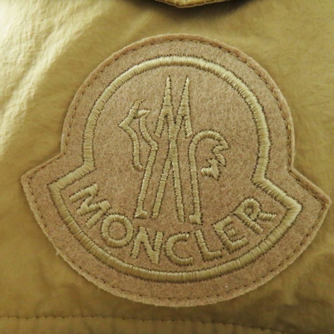 MONCLER(モンクレール)の極美品◎正規品 MONCLER モンクレール 20-21AW BADYMORE レディース フード・ワッペン付 ダウンジャケット ブラウンベージュ 2 箱・タグ付 レディースのジャケット/アウター(ダウンジャケット)の商品写真