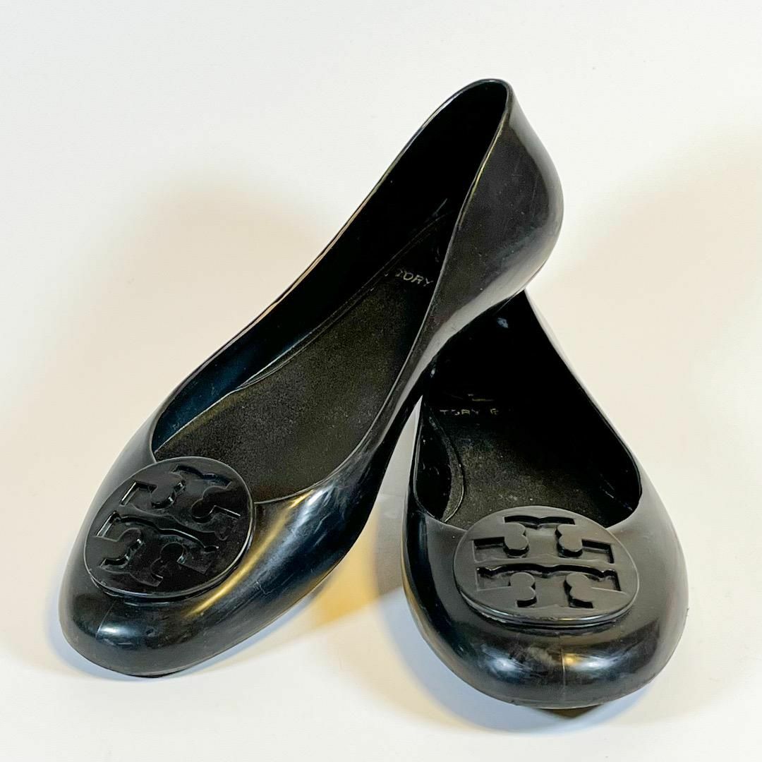 Tory Burch(トリーバーチ)のTORY BURCH パンプス フラットシューズ ラバー 黒 レディースの靴/シューズ(ハイヒール/パンプス)の商品写真