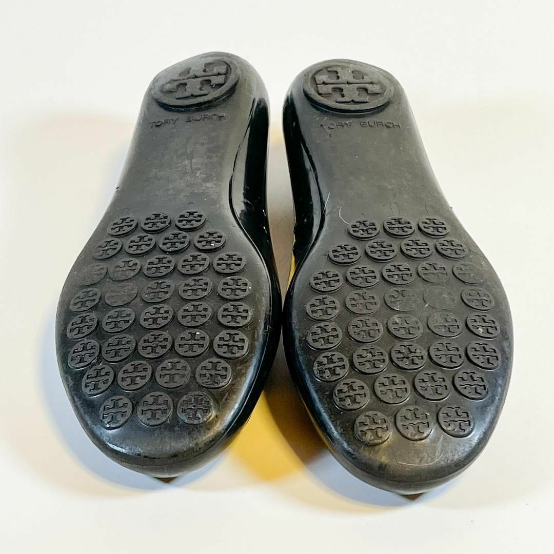 Tory Burch(トリーバーチ)のTORY BURCH パンプス フラットシューズ ラバー 黒 レディースの靴/シューズ(ハイヒール/パンプス)の商品写真