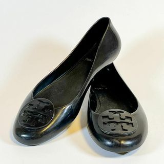 トリーバーチ(Tory Burch)のTORY BURCH パンプス フラットシューズ ラバー 黒(ハイヒール/パンプス)