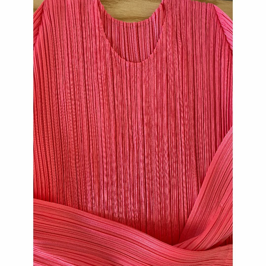 PLEATS PLEASE ISSEY MIYAKE(プリーツプリーズイッセイミヤケ)の  PLEATS PLEASE ISSEY MIYAKE　丸首長袖シャツ レディースのトップス(Tシャツ(長袖/七分))の商品写真