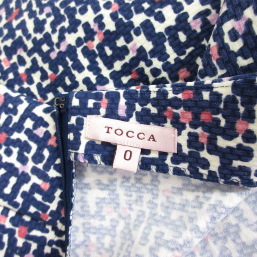 TOCCA(トッカ)のトッカ ワンピース 総柄 半袖 ひざ丈 ネイビー 紺 0 レディースのワンピース(ひざ丈ワンピース)の商品写真