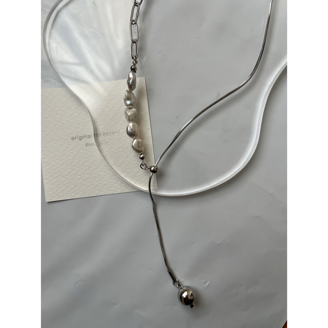 long silver necklace   《gray pearl》 ハンドメイドのアクセサリー(ネックレス)の商品写真