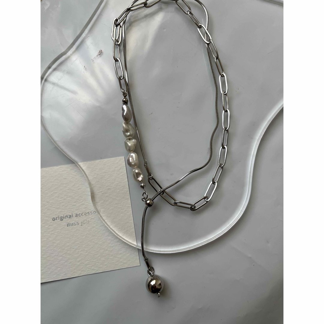 long silver necklace   《gray pearl》 ハンドメイドのアクセサリー(ネックレス)の商品写真