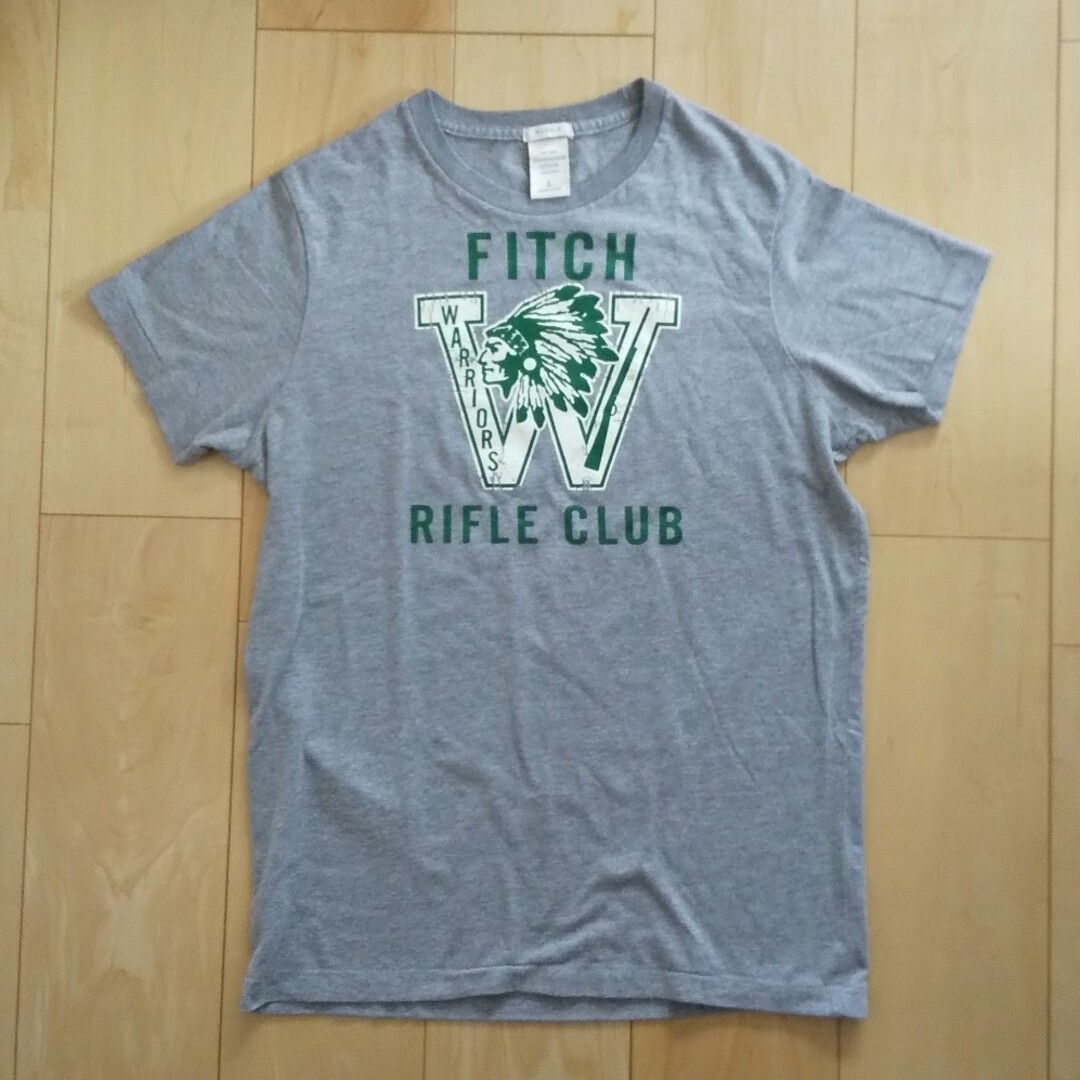 Abercrombie&Fitch(アバクロンビーアンドフィッチ)の【Abercrombie&Fitch】Tシャツ  グレー メンズのトップス(Tシャツ/カットソー(半袖/袖なし))の商品写真