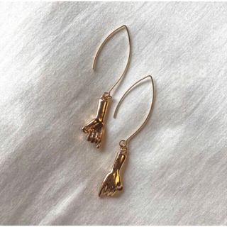 アメリヴィンテージ(Ameri VINTAGE)の୨୧ Vintage rétro Gold modern hand pierce(ピアス)