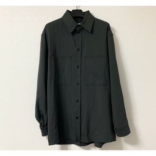 ルメール(LEMAIRE)のLEMAIRE 22aw ルメール レーヨン ドレープシャツ チャコールグレー(シャツ)