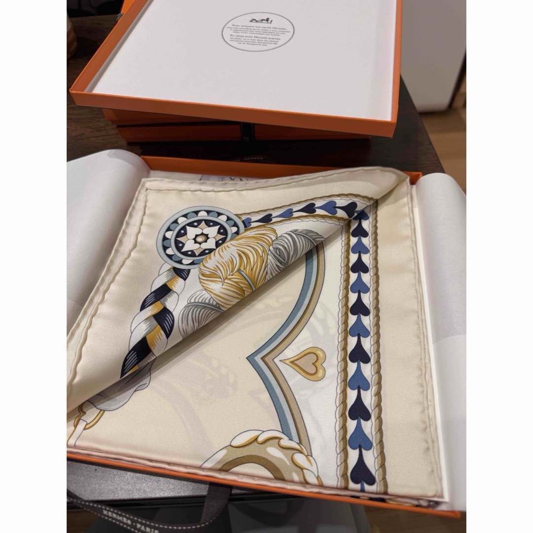 Hermes(エルメス)の新品エルメス　24SS　カレ90　アルネドゥクール レディースのファッション小物(バンダナ/スカーフ)の商品写真
