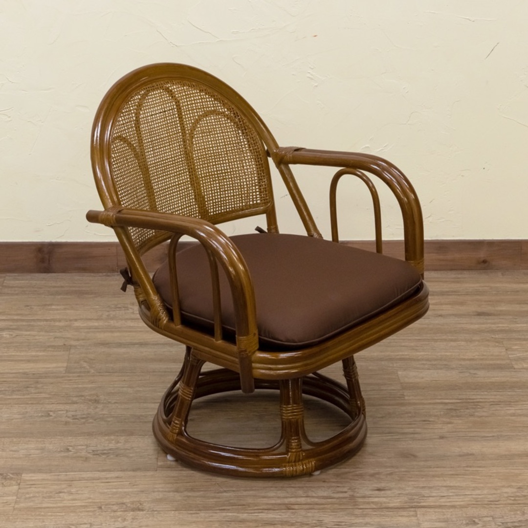 【送料無料】ラタン 回転座椅子 ミドルタイプ 360度 天然藤 インテリア/住まい/日用品の椅子/チェア(座椅子)の商品写真