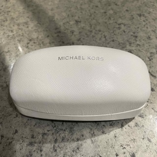 マイケルコース(Michael Kors)のMICHAEL KORS メガネケース サングラスケース　ホワイト　白(サングラス/メガネ)