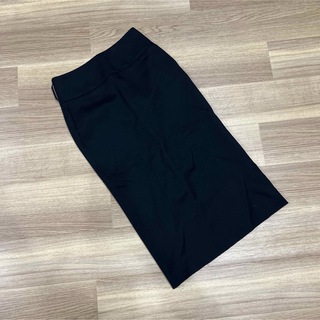 イエナラブークル(IENA LA BOUCLE)のブラック シンプル  ナロースカート Iラインスカート 38(ひざ丈スカート)