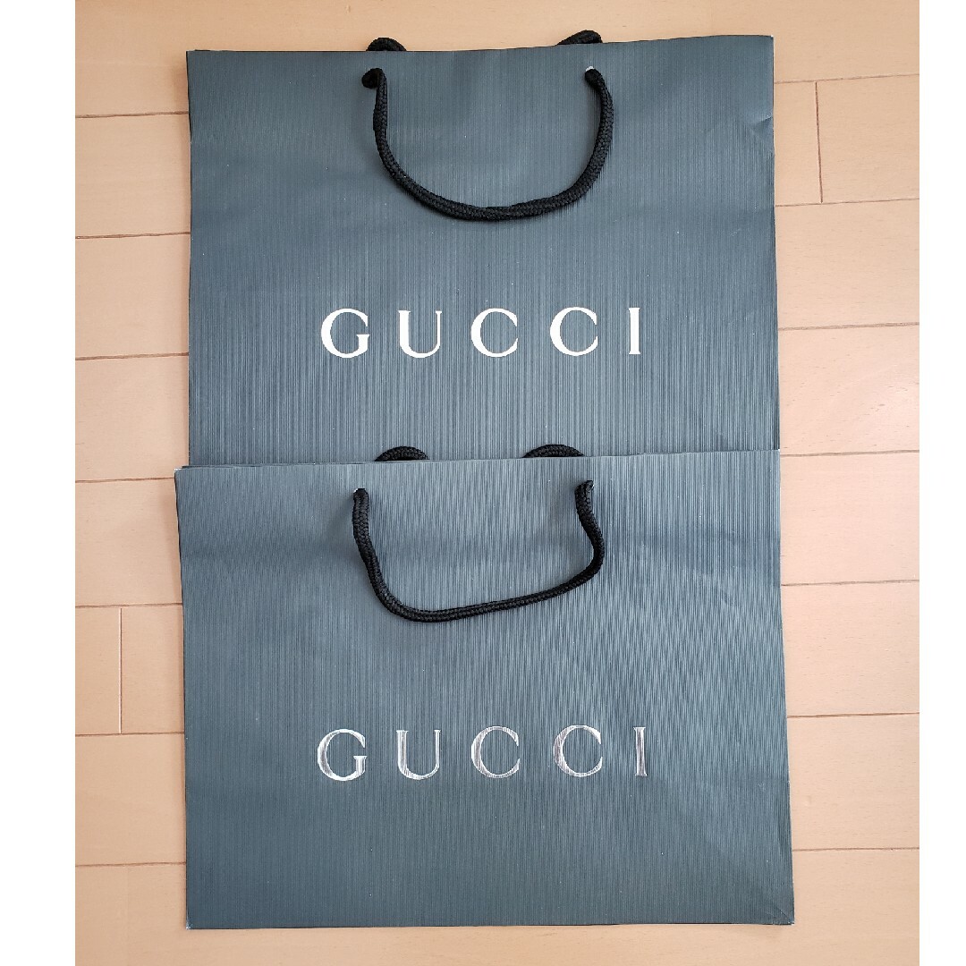 Gucci(グッチ)のGUCCI未使用紙袋2枚セット レディースのバッグ(ショップ袋)の商品写真