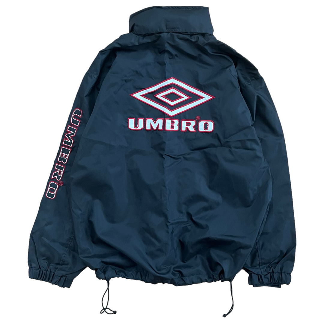 UMBRO(アンブロ)の激レア 90’s UMBRO ナイロンジャケット 刺繍ロゴ テック メンズのジャケット/アウター(ナイロンジャケット)の商品写真