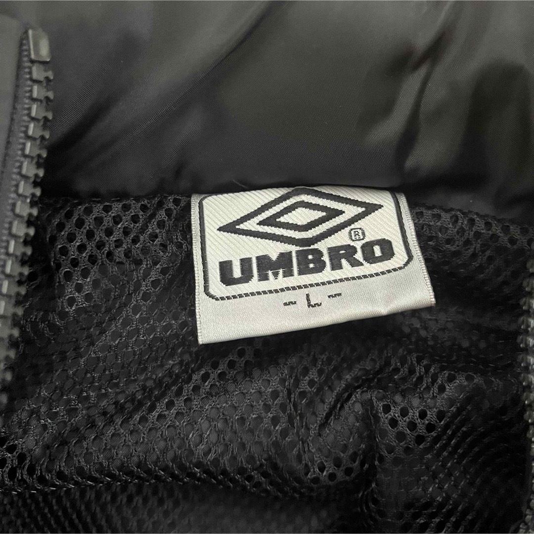 UMBRO(アンブロ)の激レア 90’s UMBRO ナイロンジャケット 刺繍ロゴ テック メンズのジャケット/アウター(ナイロンジャケット)の商品写真