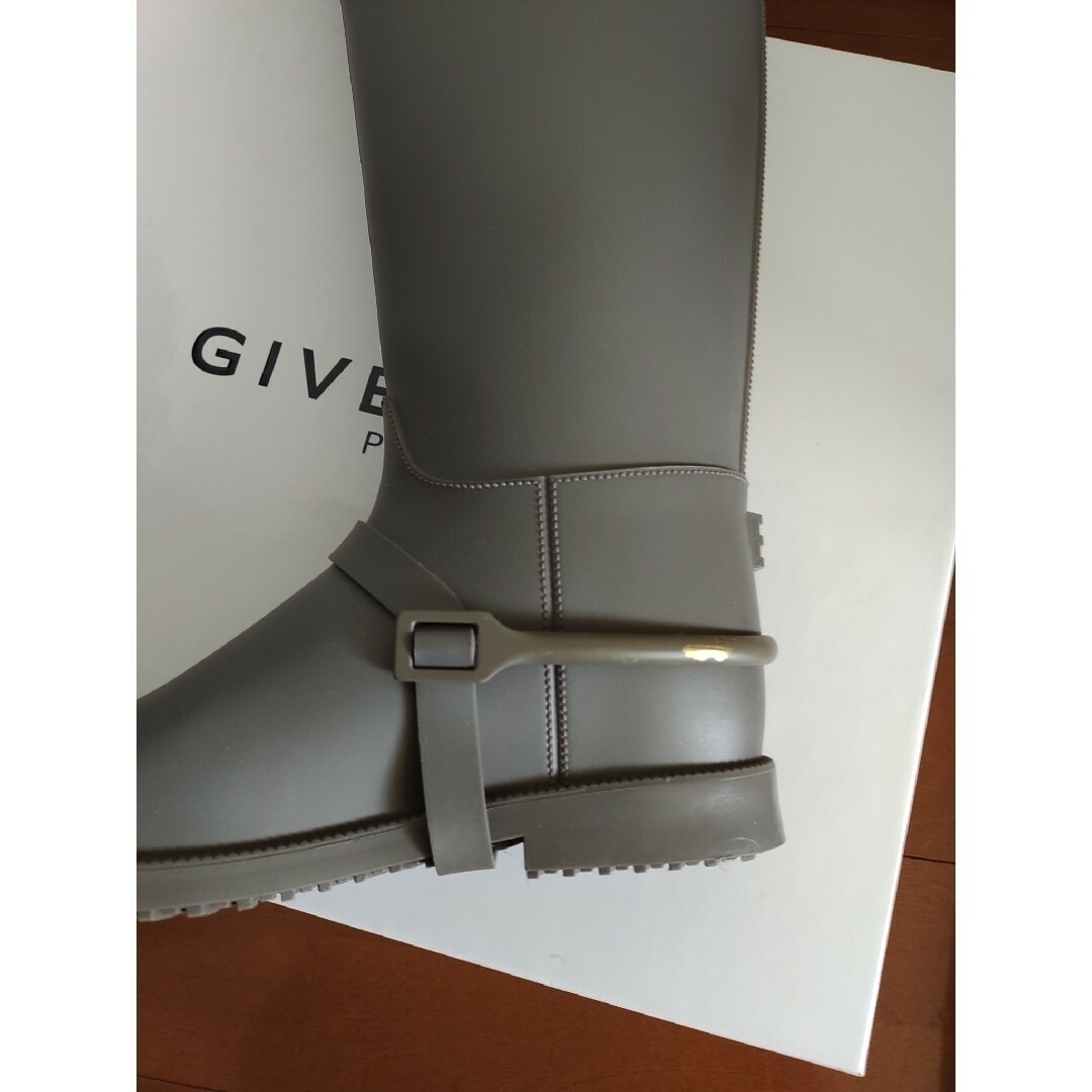 GIVENCHY(ジバンシィ)のジバンシー　ロング　ブーツ レディースの靴/シューズ(ブーツ)の商品写真