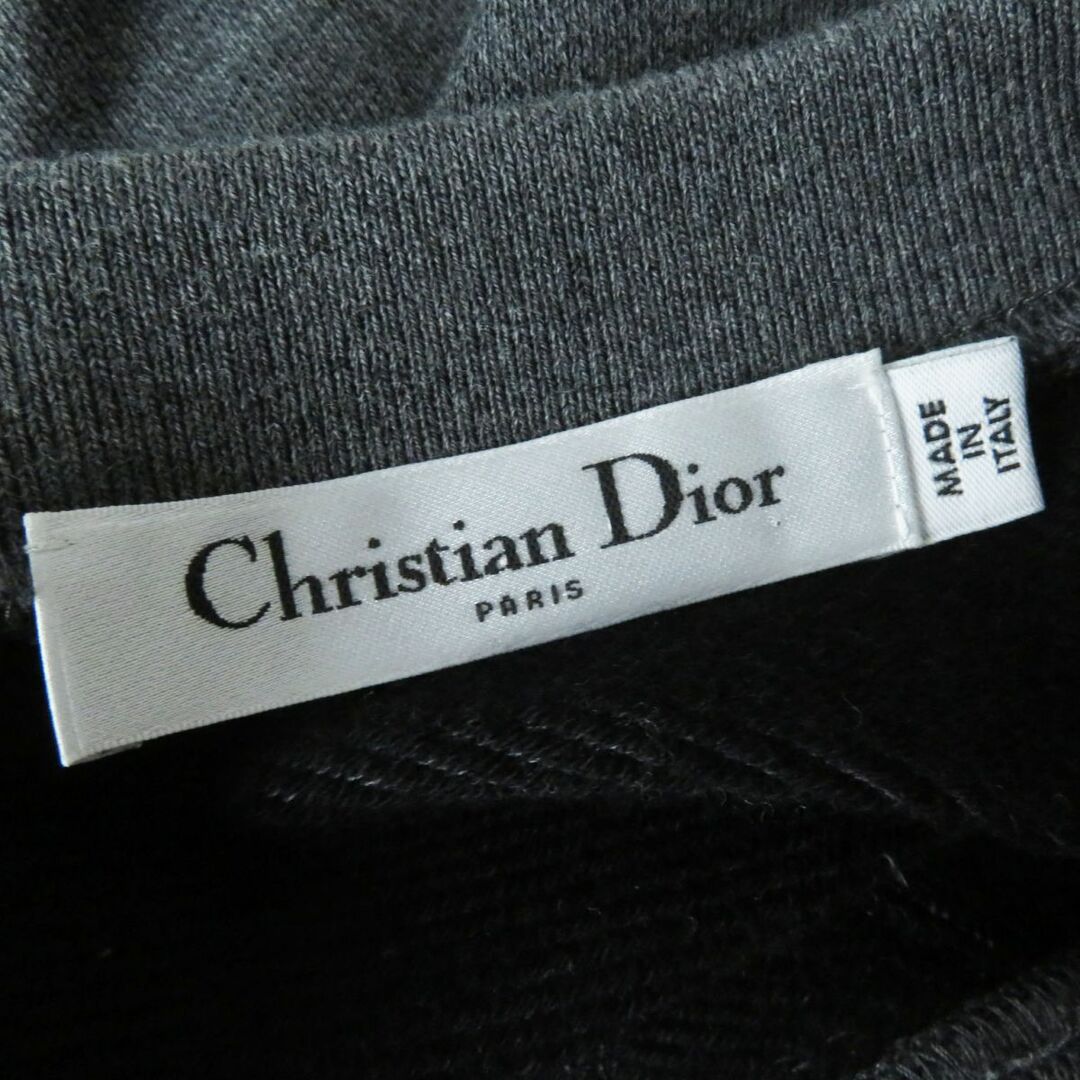 Christian Dior(クリスチャンディオール)の美品◎正規品 イタリア製 Christian Dior クリスチャン ディオール 053S01A4601 アムールグラフィティトレーナー／長袖ニット グレー 38 レディースのトップス(ニット/セーター)の商品写真