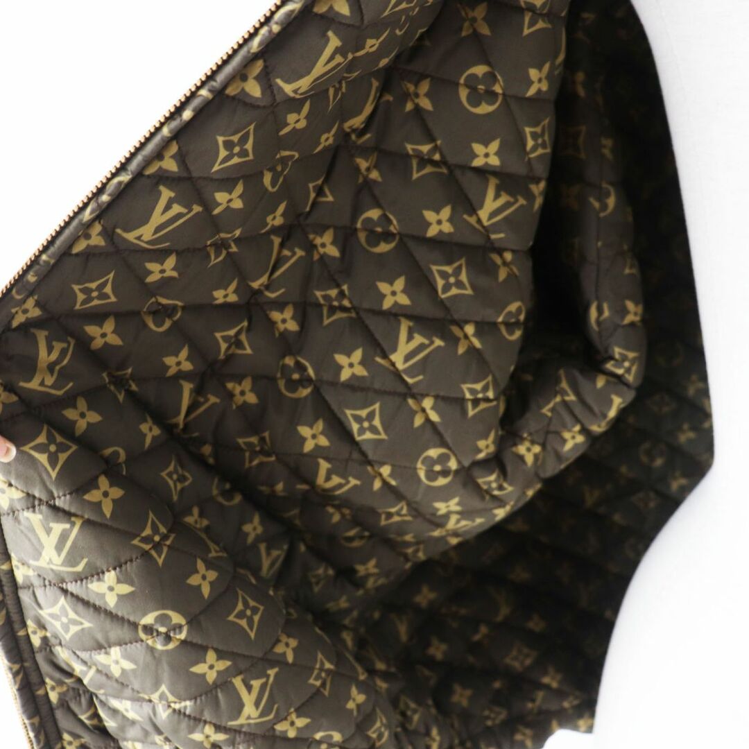 LOUIS VUITTON(ルイヴィトン)の未使用◎正規品 23年 LOUIS VUITTON ルイヴィトン 1AAWP7 モノグラム フィーデッドパーカー／ブルゾン 黒 36 ハンガー・ガーメント・タグ付 レディースのジャケット/アウター(ブルゾン)の商品写真