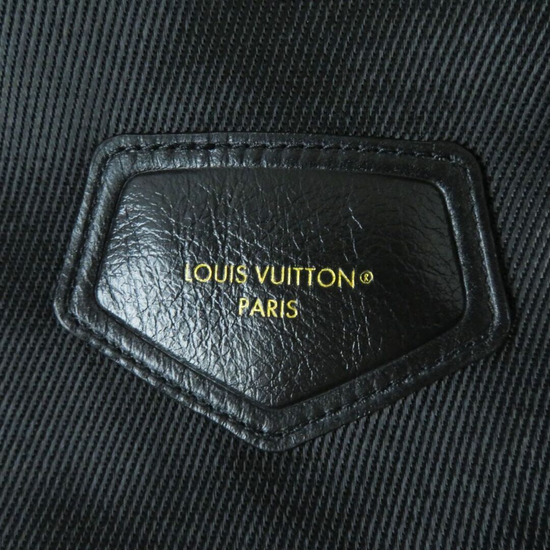 LOUIS VUITTON(ルイヴィトン)の未使用◎正規品 23年 LOUIS VUITTON ルイヴィトン 1AAWP7 モノグラム フィーデッドパーカー／ブルゾン 黒 36 ハンガー・ガーメント・タグ付 レディースのジャケット/アウター(ブルゾン)の商品写真