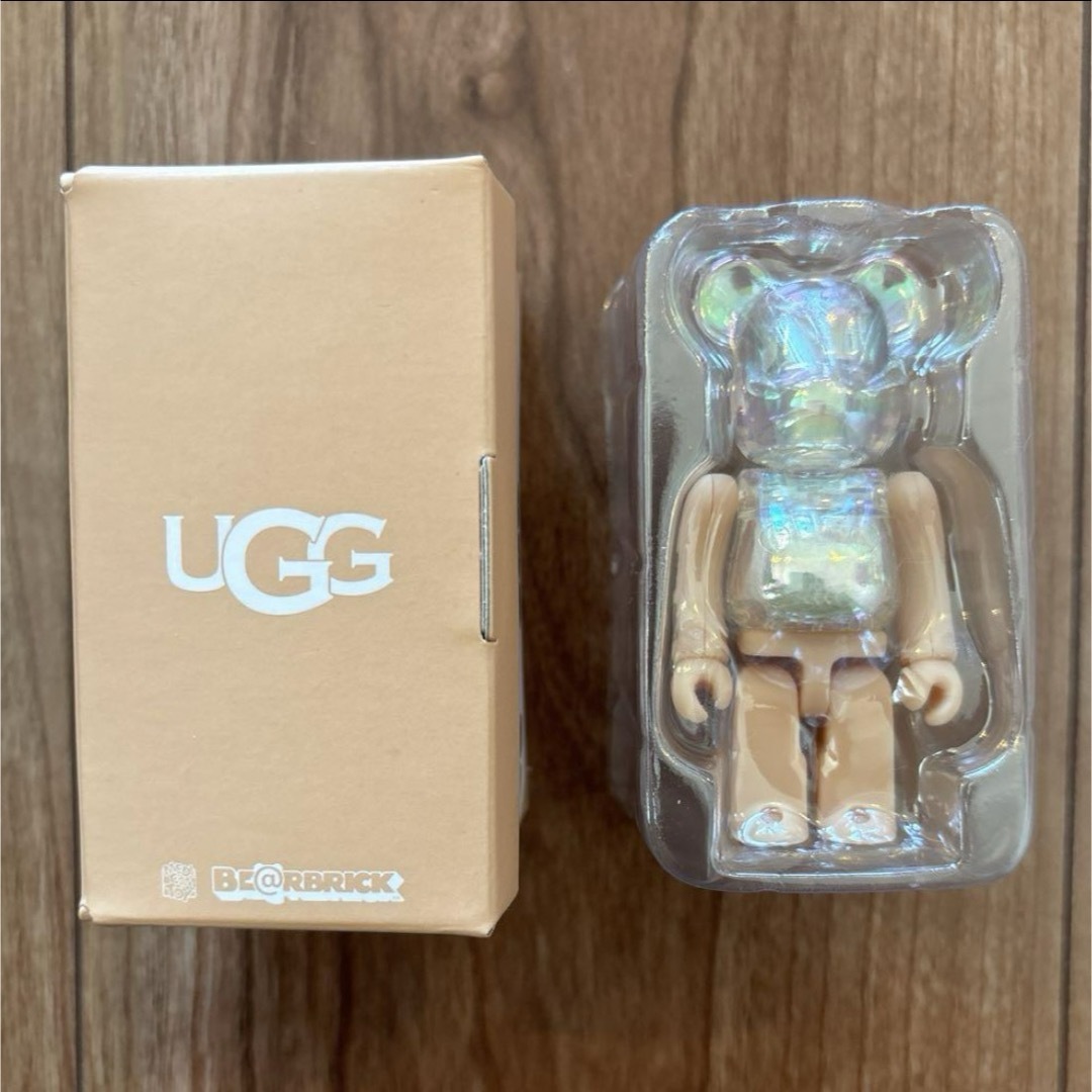 BE@RBRICK(ベアブリック)のUGG アグ　BE@RBRICK ベアブリック　新品未開封 ハンドメイドのおもちゃ(フィギュア)の商品写真