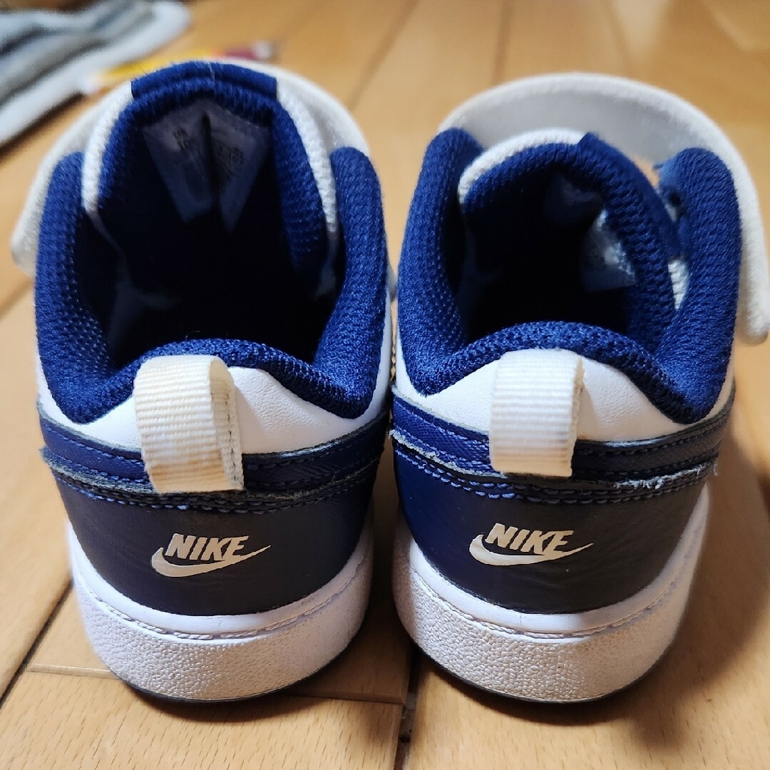 NIKE(ナイキ)のNIKE スニーカー １６センチ キッズ/ベビー/マタニティのキッズ靴/シューズ(15cm~)(スニーカー)の商品写真