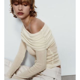 ザラ(ZARA)の【オンライン完売】ZARAギャザーセミシアーコットントップス⭐︎エクリュL(カットソー(長袖/七分))