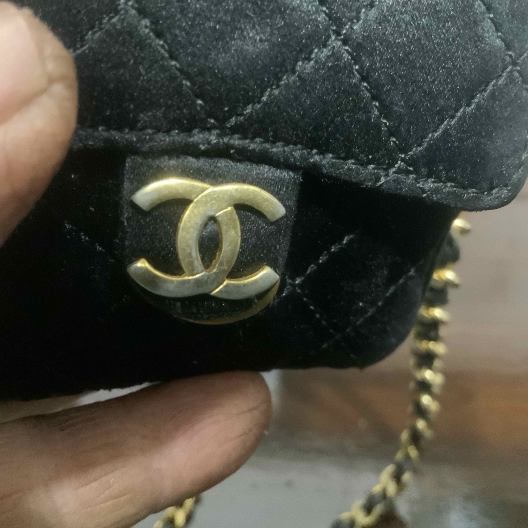 CHANEL(シャネル)のシャネルマトラッセミニチェーンショルダー黒ポシェットゴールドチェーンココマーク レディースのバッグ(ショルダーバッグ)の商品写真